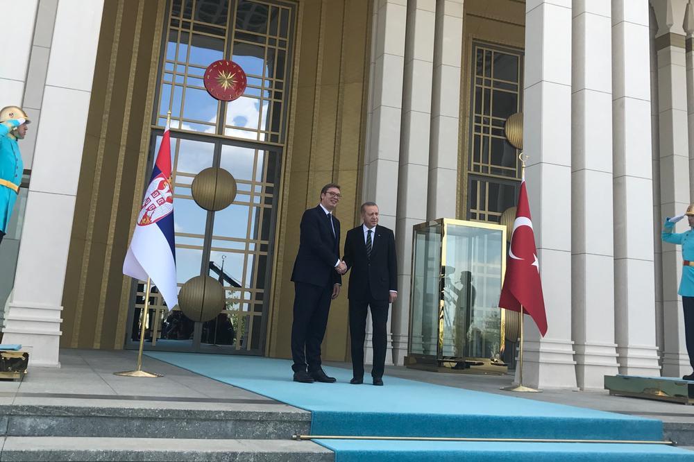 VUČIĆ KAO PUTIN I TITO! Ovim rečima se predsednik Srbije obratio turskim vojnicima! (VIDEO)