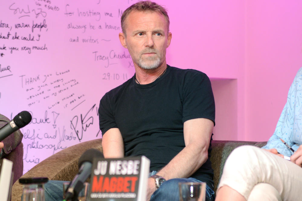 Došao sam u Srbiju posle 40 godina, a kad sam video kako izgleda Železnička stanica nisam mogao da verujem! NAJSLAVNIJI SVETSKI PISAC PRIČA ZA ESPRESO