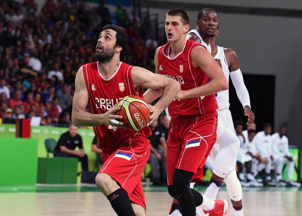 Miloš Teodosić i NIkola Jokić protiv Amerikanaca na Olimpijskim igrama 2016. godine  