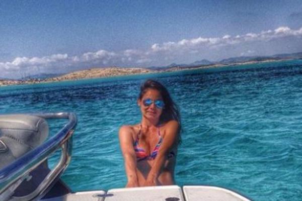 Svakodnevno je gledamo u seriji ISTINE I LAŽI, ali malo ko zna da je naša poznata glumica UDATA ZA VRHUNSKOG FRAJERA! (FOTO)