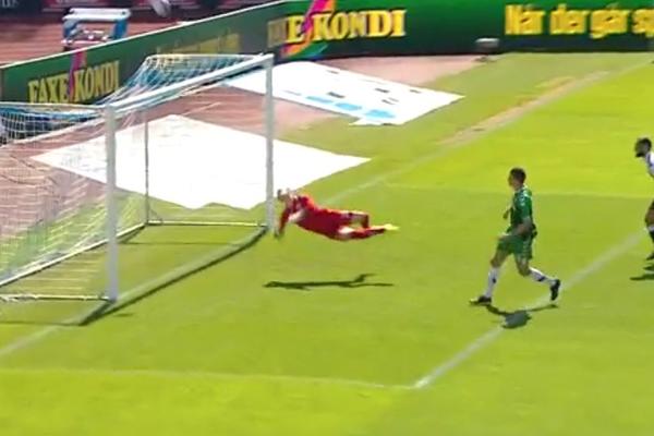 KRSTAJIĆ ĆE BITI NA SLATKIM MUKAMA: To nije golman, to je panter! Odbrana Srbina kakva se viđa jednom u sezoni! (VIDEO)