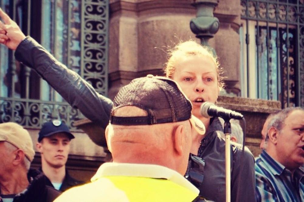 UHAPŠENA MAJA ŠORŠOROV KOJA SE BORI PROTIV POKLANJANJA NIŠKOG AERODROMA: Žena je onkološki bolesnik, ali ipak je dobila 30 dana pritvora! (FOTO)