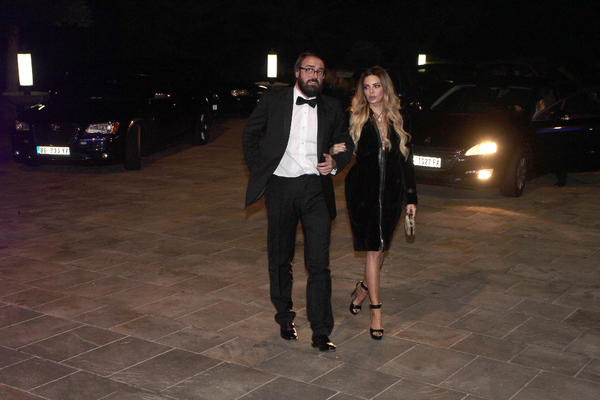 OTVORILA DUŠU: Moj muž je muška sponzoruša, osvojila sam ga bogatstvom! (FOTO)