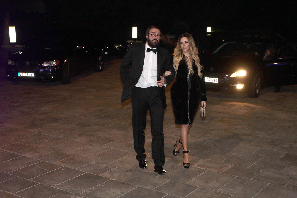 OTVORILA DUŠU: Moj muž je muška sponzoruša, osvojila sam ga bogatstvom! (FOTO)