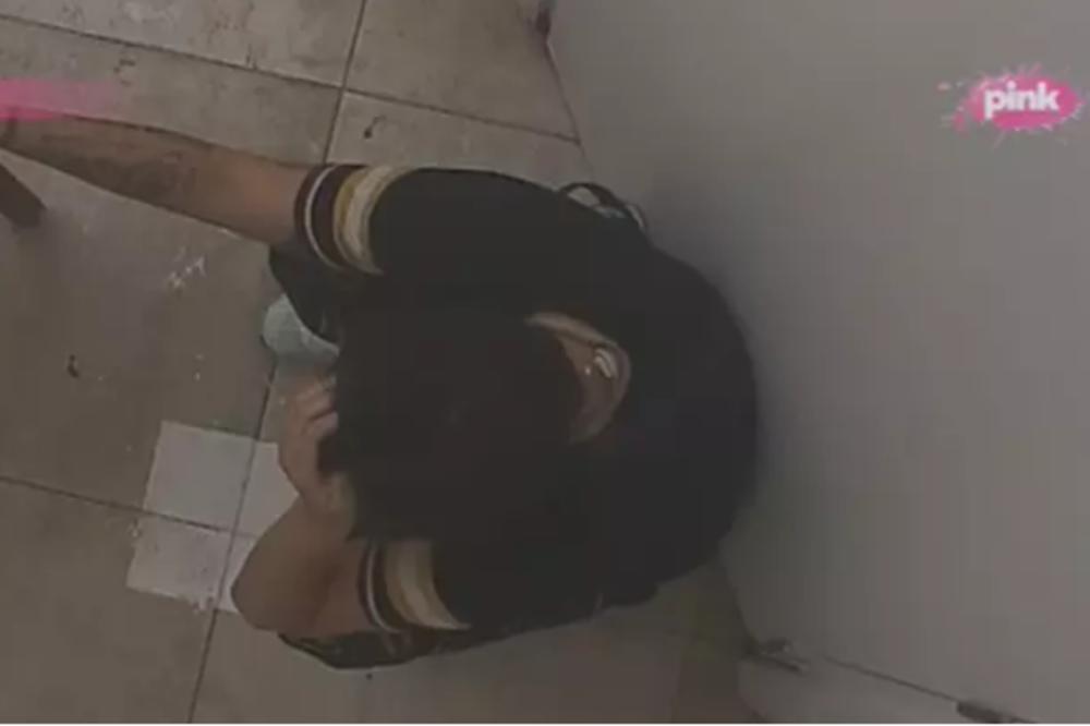 NOVI NERVNI SLOM U ZADRUZI: Mina Vrbaški URLALA u kupatilu, Lepi Mića izgubio kontrolu, pa ULETEO kod nje i uhvatio je za vrat, reagovalo OBEZBEĐENJE (VIDEO)