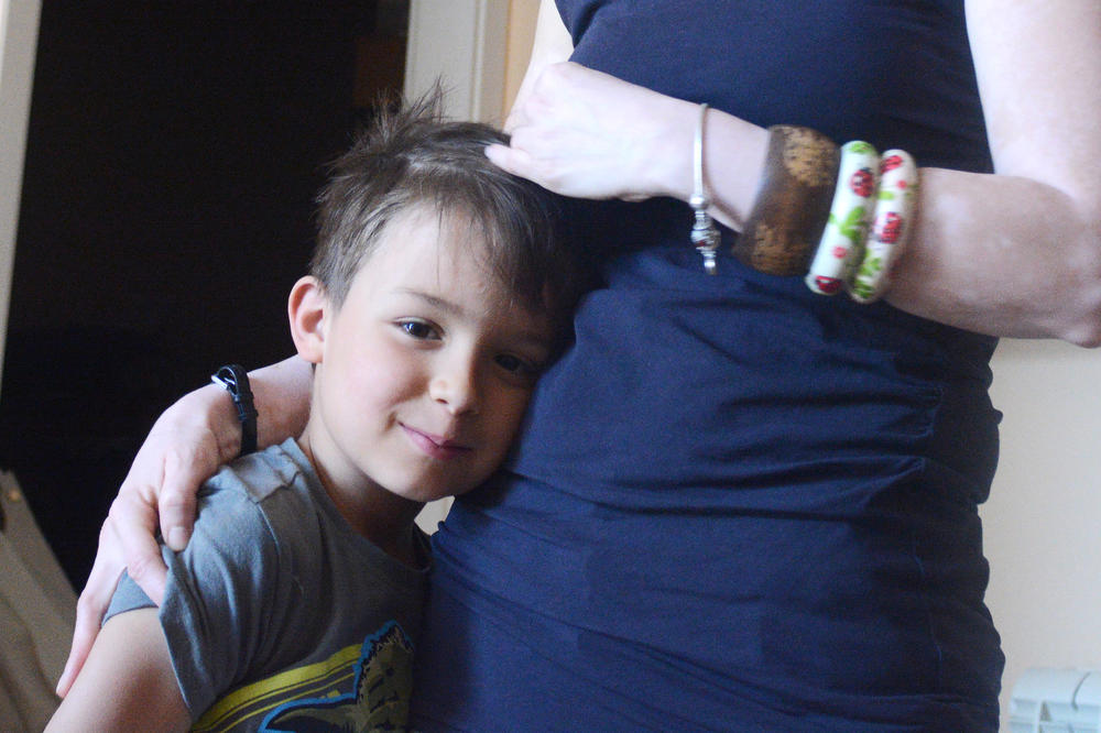 MALOG BOROMIRA I NJEGOVU MAMU HTELI SU DA IZBACE IZ TOPLOG STANA! U njihovom stanu je bila drama!