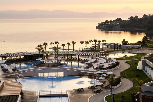 TRAVELLAND JEDINI U EVROPI: TRADICIJA DUGA 22 GODINE! LETOVANJE U LUKSUZNIM HOTELIMA PO CENAMA SNIŽENIM I DO 52%!