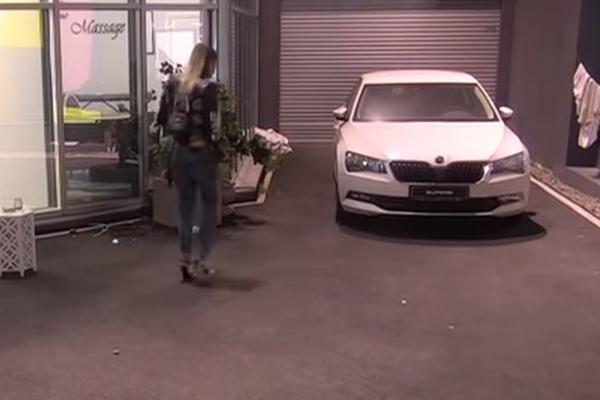 OVA DEVOJKA JE STVARNO LUDA OD LJUBAVI! Luna priredila Slobi PREDIVNO IZNENAĐENJE i dirnula ga pravo u srce! (VIDEO)