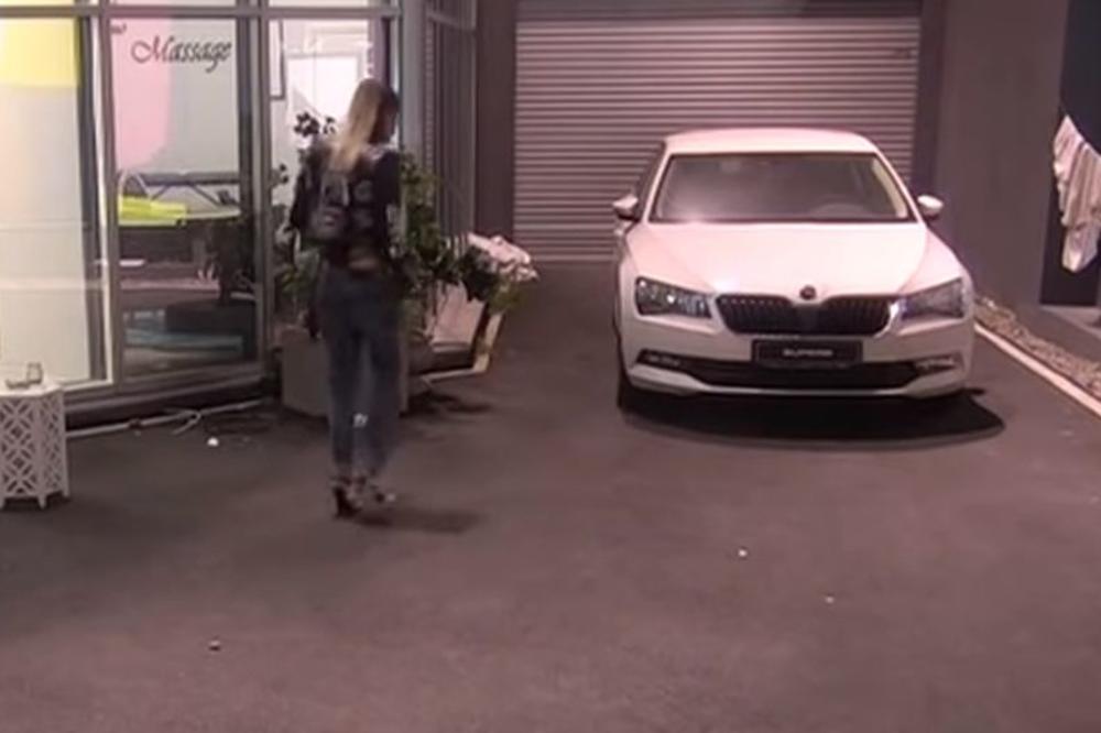 OVA DEVOJKA JE STVARNO LUDA OD LJUBAVI! Luna priredila Slobi PREDIVNO IZNENAĐENJE i dirnula ga pravo u srce! (VIDEO)