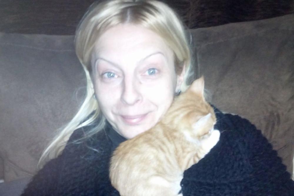 ZBOG OVE OBJAVE JE MAJA ŠORŠOROV U ZATVORU: Okačila fotografiju devojčice golih grudi! (FOTO)