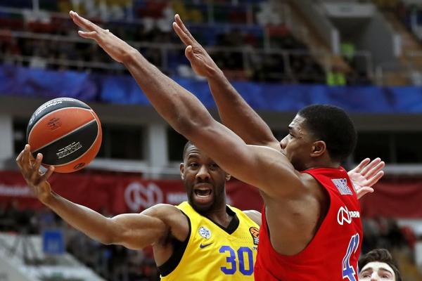 Za protivnike je koš misaona imenica kada ga brani Kajl Hajns! Branko Lazić tek treći u izboru! (VIDEO)