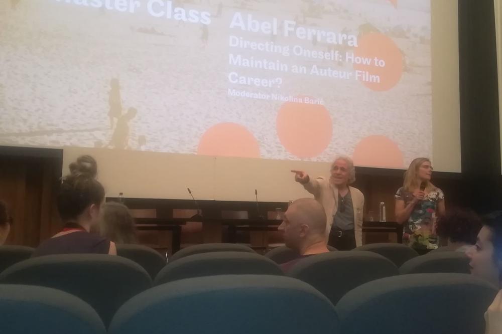 Čuvenom američkom reditelju beogradski student postavio je pitanje od koga je svima bilo NEPRIJATNO DO BOLA! (FOTO)