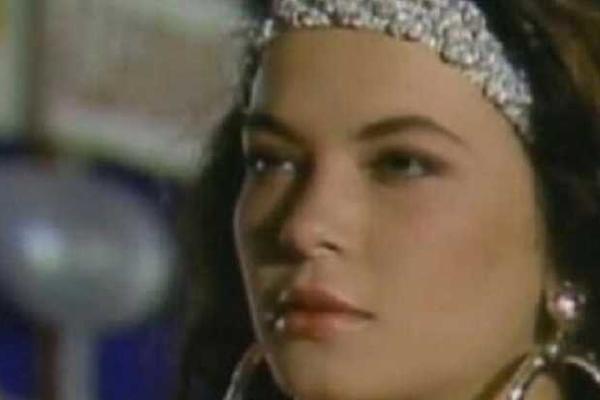 SEĆATE LI SE ČUVENE LEPOTICE KASANDRE? Kada budete videli kako izgleda POLUDEĆETE! (FOTO)