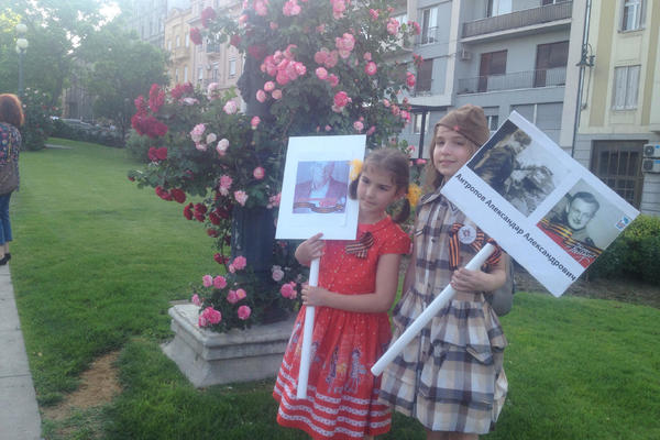 BESMRTNI PUK prošetao Beogradom: Srbija ima prava da slavi DAN POBEDE jer se borila protiv fašizma ! (FOTO)