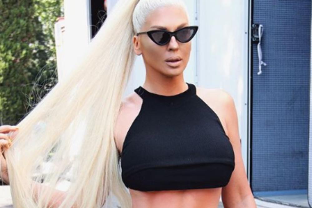 Kad su je ugledali, ZANEMELI: Jelena Karleuša došla na snimanje polugola! (FOTO)