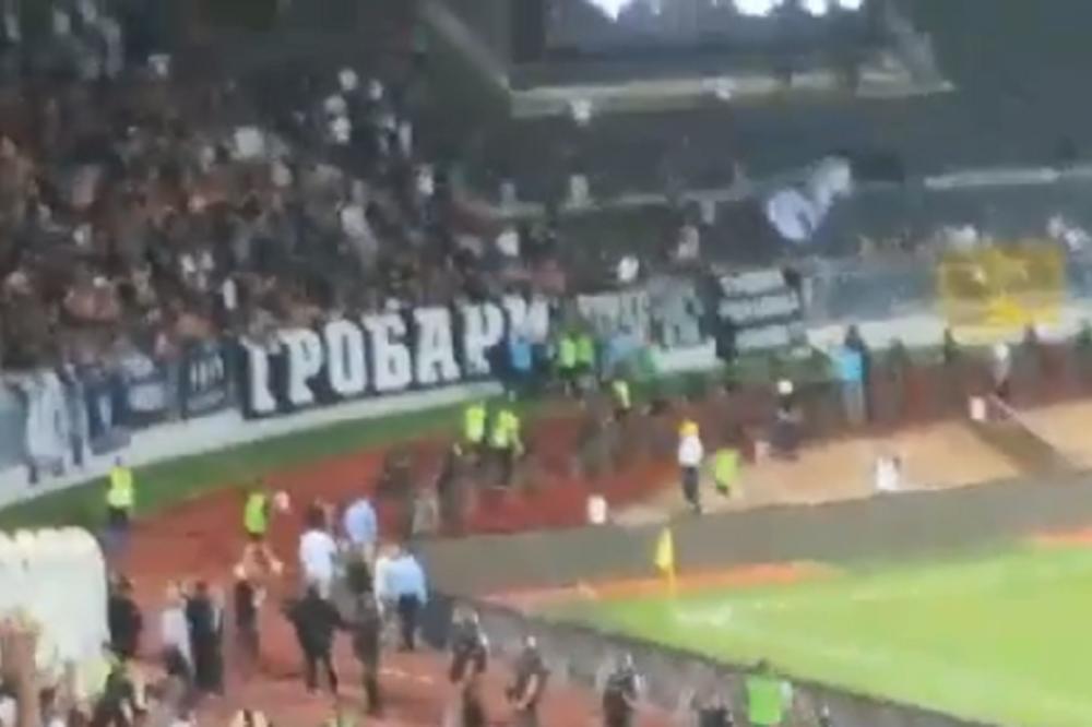 DELIRIJUM U HUMSKOJ! Saša Ilić bacio Grobare u trans, a jedan čovek je prosto nestao! Samo je seo i zagledao se u zemlju! (VIDEO)