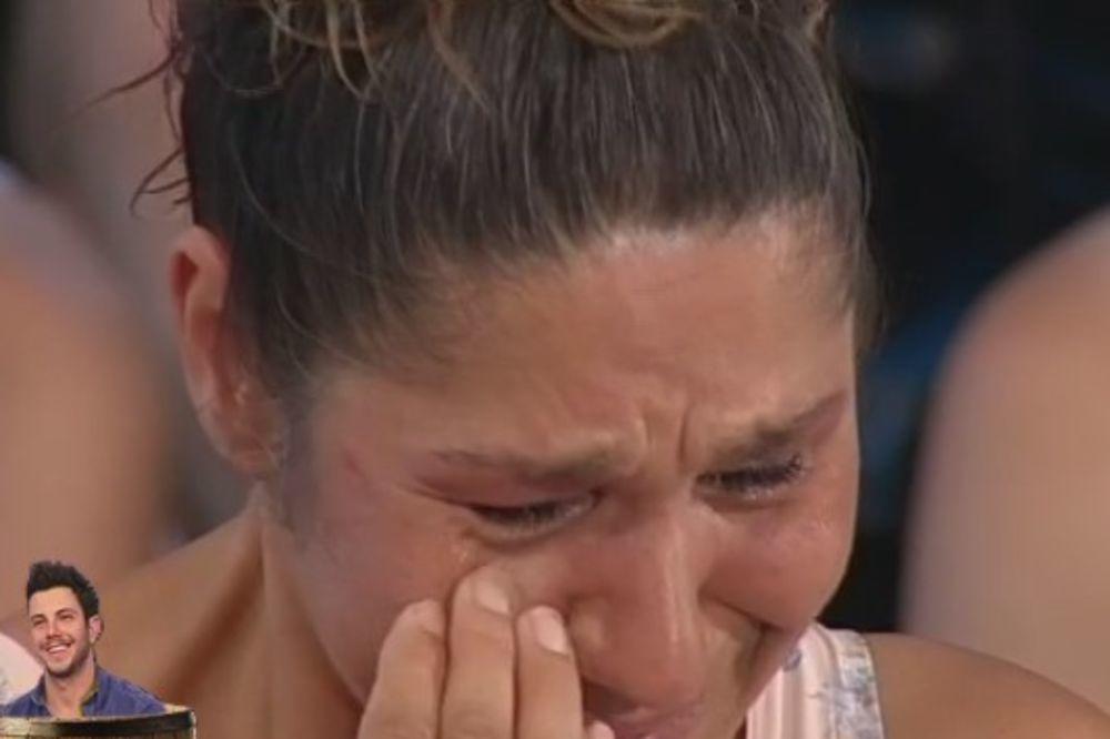 Bila je MALOLETNA kad je pobegla od kuće, otac je se ODREKAO, bila je U VEZI sa Gagijem Đoganijem, u rijalitiju je bila NAJOMRAŽENIJA učesnica, a evo kako danas izgleda (FOTO)