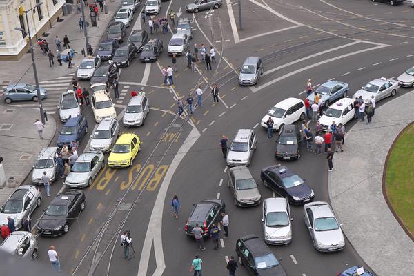 Ministarstvo ljuto na taksiste koji protestuju: Ne interesuje nas kako funkcioniše u Hrvatskoj, ovde ne može