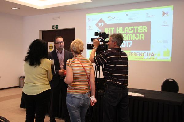 OBUKOM DO POSLA U IKT KLASTERU: Dvadeset polaznika dobilo diplome