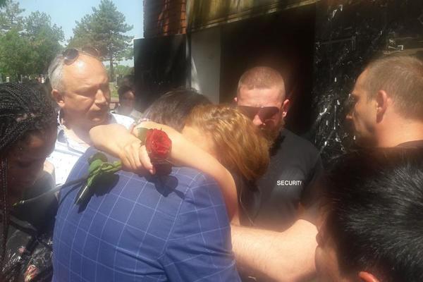 OVE REČI SU JE UZDRMALE: Kija otkrila šta joj je Andrija šapnuo na sahrani njenog oca (VIDEO)