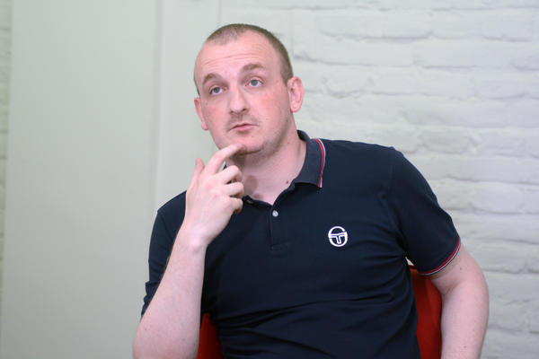 VREĐALI SU ME POBEGULJE SA SNS LISTE I NISU MI DALI DA GOVORIM U SKUPŠTINI! Čedin funkcioner u BORBI protiv CENZURE