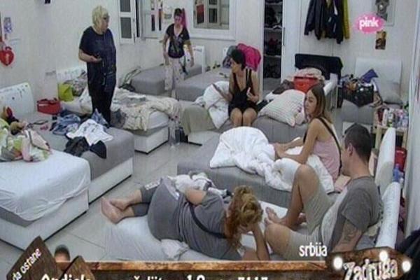 HAOS U ZADRUZI: Ukućanima stigle informacije iz SPOLJNOG SVETA i nimalo im se ne piše dobro! (VIDEO)