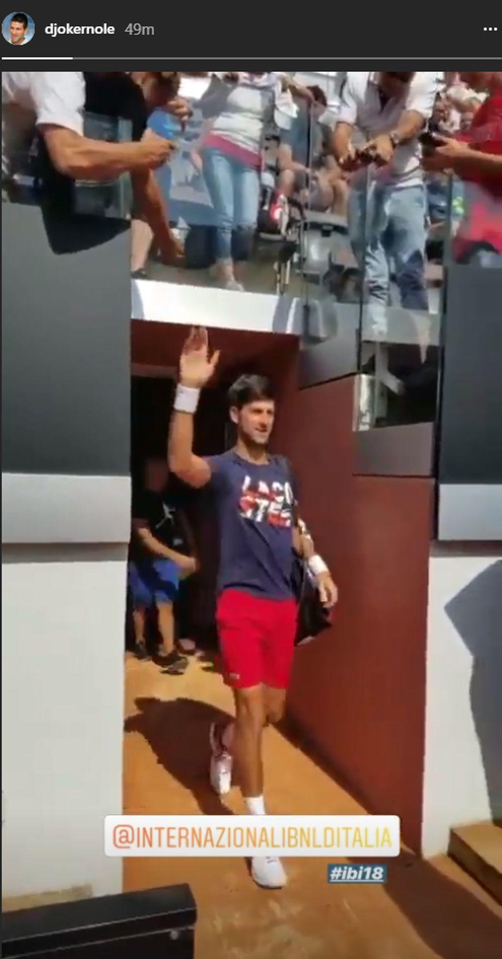 Novaka Đokovića su dočekali navijači na treningu