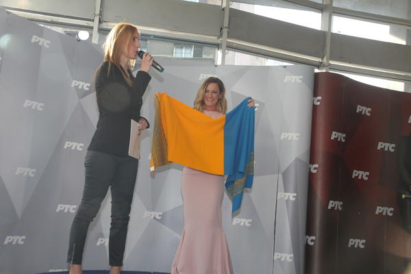 ONA JE BOGINJA HEJTA! Voditeljka RTS na meti tviteraša zbog komentara na prenosu Evrovizije! DA LI JE PRETERALA? (FOTO)