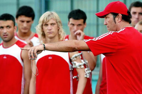 ZVEZDAŠKA ROKADA NA KLUPI: Valter Zenga zamenio omraženog trenera crveno-belih!