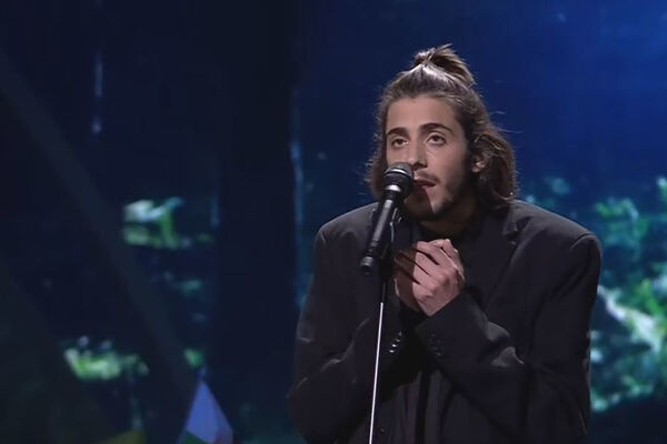 O MRAČNOJ PROŠLOSTI prošlogodišnjeg pobednika Evrovizije i njegovim izjavama o DROGAMA dan danas se priča! (FOTO)