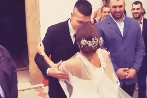 POTRESNO SEĆANJE NA NJIHOVU PREDIVNU SVADBU! Kija pred godišnjicu ispričala sve o venčanju sa Slobom: Sećam se naših pesama... (VIDEO)