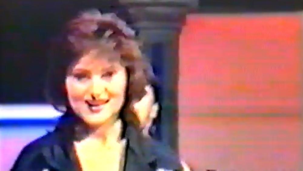 Na početku karijere imala je kratku kosu  