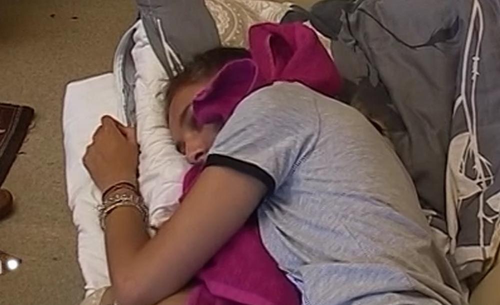 Luna nije htela da se vrati u svoj krevet kad ju je Sloba zvao  