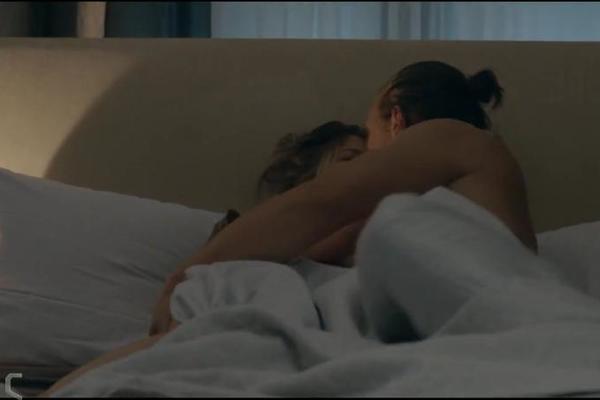 Ko je srpska glumica koja je završila u krevetu s kriminalcem Mišom Zvornikom? O OVOM BRUJI ČITAVA SRBIJA (FOTO)