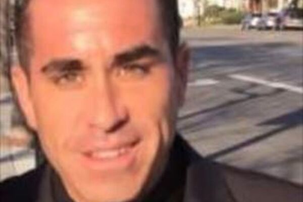 POLICIJA TRAŽI OVOG ČOVEKA: Žene ostavlja u restoranima, NIKAD NIJE PLATIO RAČUN i tako TRI GODINE! Uvek ima istu FORU I SVAKI PUT PROĐE (FOTO) (VIDEO)