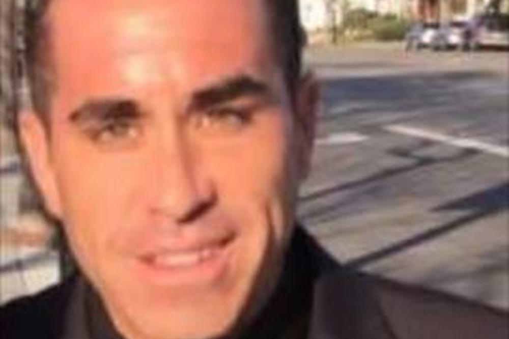 POLICIJA TRAŽI OVOG ČOVEKA: Žene ostavlja u restoranima, NIKAD NIJE PLATIO RAČUN i tako TRI GODINE! Uvek ima istu FORU I SVAKI PUT PROĐE (FOTO) (VIDEO)