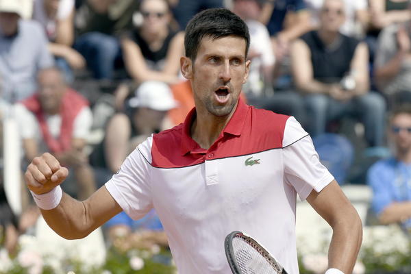 NOLE POSLE POBEDE ODUŠEVIO FANOVE: U svlačionici je uzeo mikrofon i jednom rečenicom kupio sve Rimljane! (FOTO)