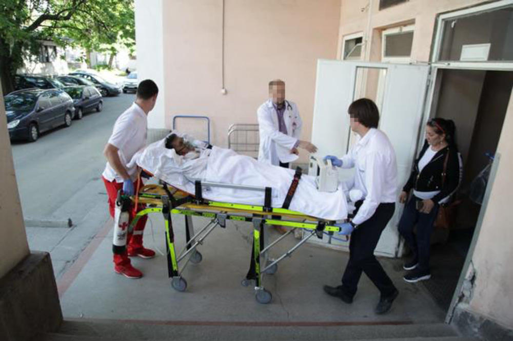 SINAN SAKIĆ PREMEŠTEN NA PRIVATNU KLINIKU: Pevač za nekoliko dana odlazi u Italiju na TRANSPLATACIJU JETRE! (FOTO) (VIDEO)