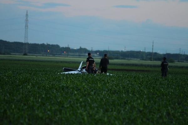 OVO JE UZROK PADA AVIONA u Zemun Polju? Devojka KOPILOT je napravila KOBNU GREŠKU, Goran ništa nije mogao da uradi (FOTO)