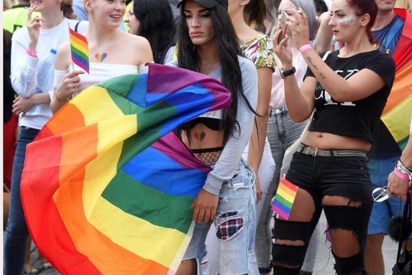 VIŠE NEGO ZANIMLJIV SLOGAN: Zakazana ovogodišnja PARADA PONOSA