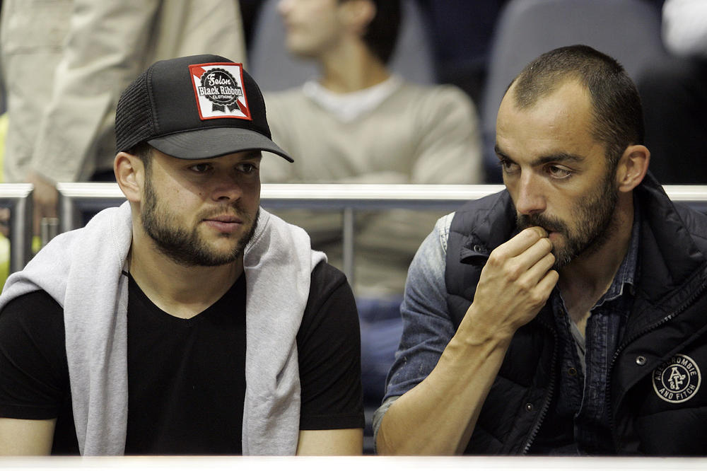 NJEGOVO SRCE JE CRNO-BELO! Potpisao Nemanja Rnić! (VIDEO)