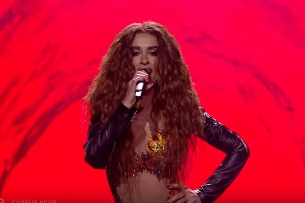 Najbolja riba na Evroviziji sada se pojavila u TOPLESU i napravila KOLEKTIVNU HISTERIJU (FOTO)