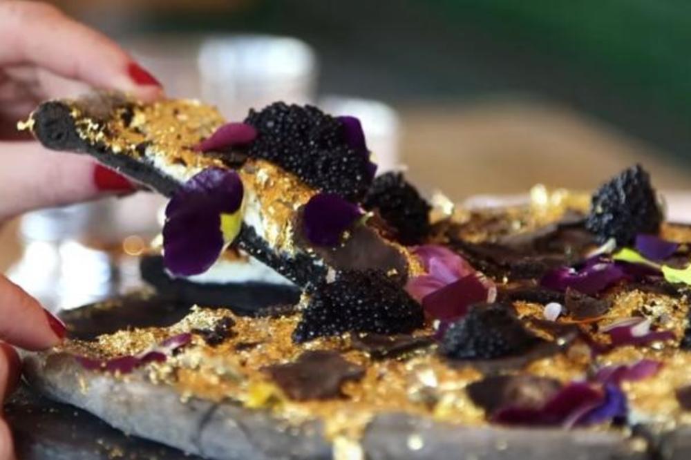 KAKVOG JE UKUSA? Ovde imaju para na pretek pa JEDU I PIJU ZLATO! TOTALNO LUDILO! (VIDEO)