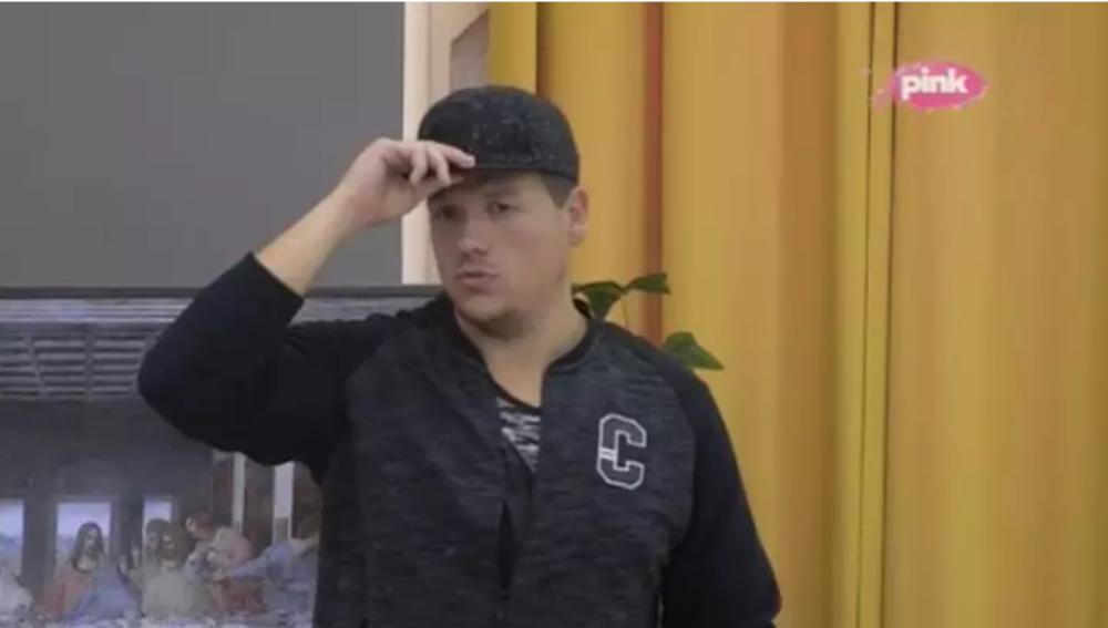 Luni je teško palo to što se Sloba izvinio Kiji  