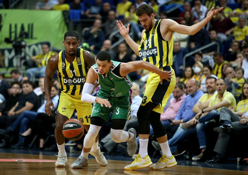 Marko Gudurić mogao bi da bude čovek iz senke za Fener na fajnal-foru
