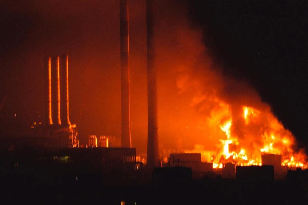 BRITANSKA DEVOJČICA U JEDNOJ REČENICI OBJASNILA SVU BESMISLENOST BOMBARDOVANJA SRBIJE! Odgovor za istoriju!