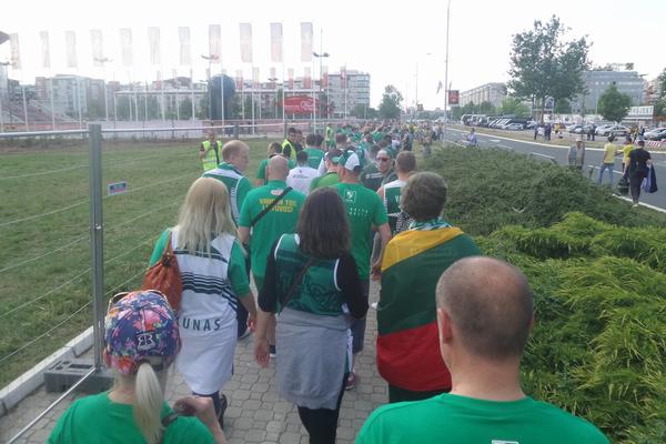 NAJEZDA NAVIJAČA U BEOGRAD: Najavljeno čak 40 čartera za vikend! (FOTO)