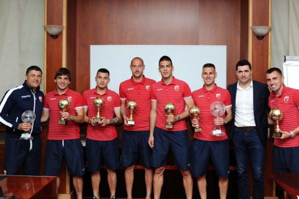IGRAČI SUPERLIGE IZABRALI 11 NAJBOLJIH: Čak 6 crveno-belih u timu godine, Pešić MVP, a Milojević najbolji trener! (FOTO)