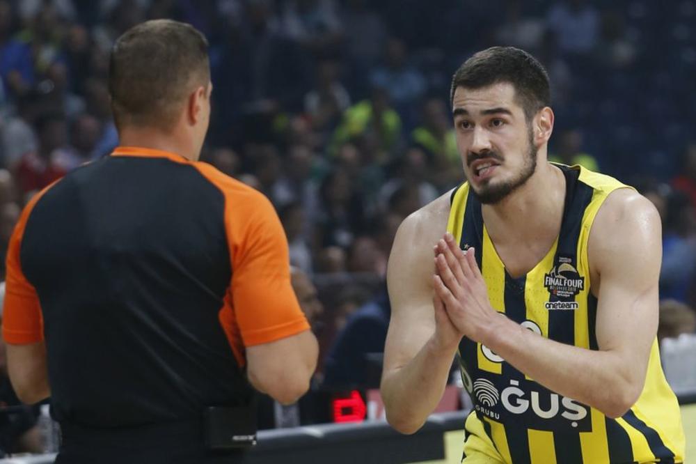 NACIONALIZAM JE TEMA ZA ONE SA PLATOM OD 300 EVRA: Kalinić nastavlja da udara po Srbima citirajući Ramba Amadeusa!