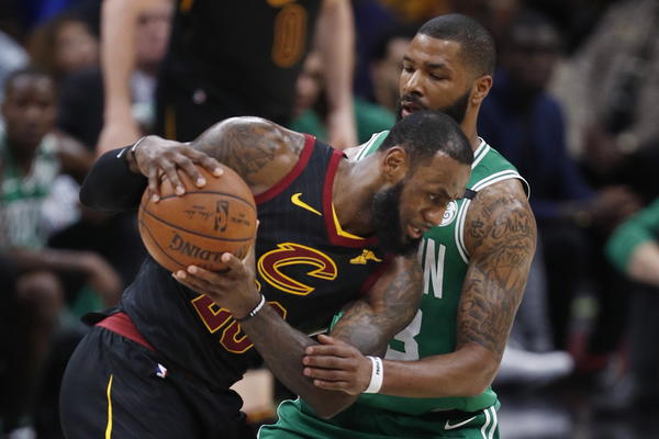 KRALJ UZVRATIO KELTIMA ISTOM MEROM! Lebron sa svojim Kavsima razbio Boston! (VIDEO)